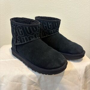 UGG Classic Mini II Ugg Logo graphic boots in black suede